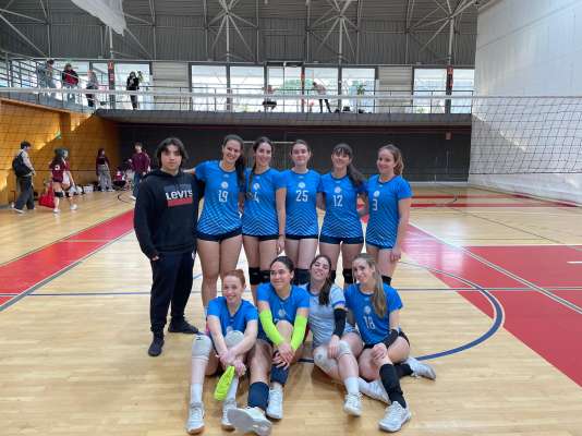 También el mismo día 13, voley de primera venció.pr 3/1 a Matemáticas